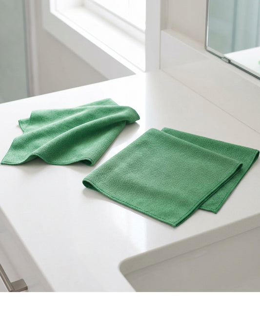 Xvzo Glass Cleaning Cloths 35 x 35 cm Green 3 Pack - Lifestyle view